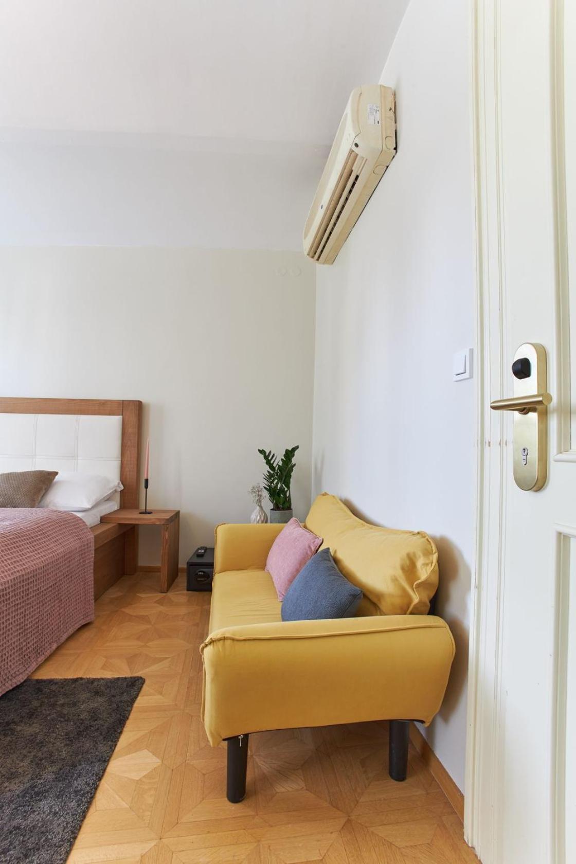 River View Residence By Charles Bridge Prague Luaran gambar
